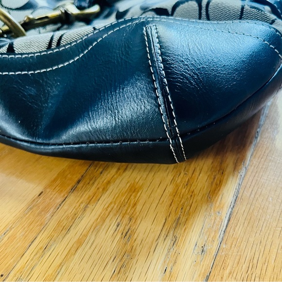 Vintage Coach Large Shoulder Bag Black Leather Signature C Classic EUC - Picture 6 of 11